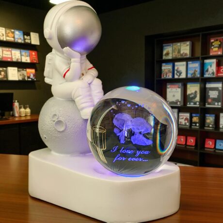 Lámpara Astronauta con Esfera de Cristal 3D